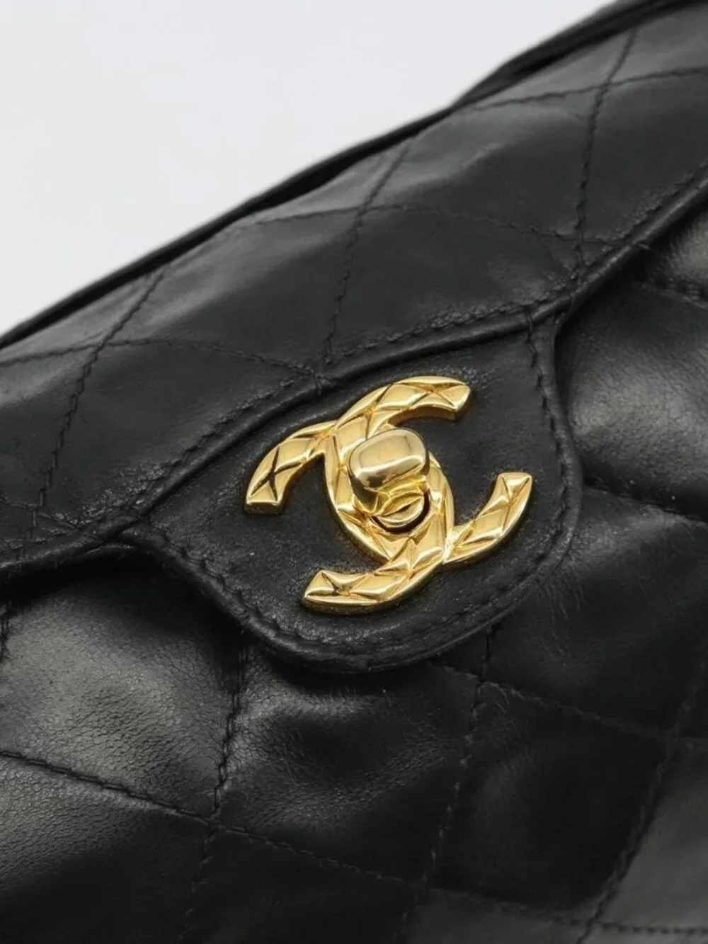 CHANEL Matelasse Chain Shoulder Bag Leather Black Gold CC Auth 188720